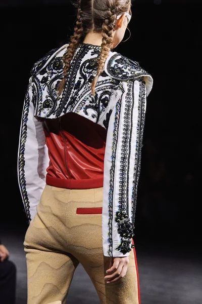 Look 142